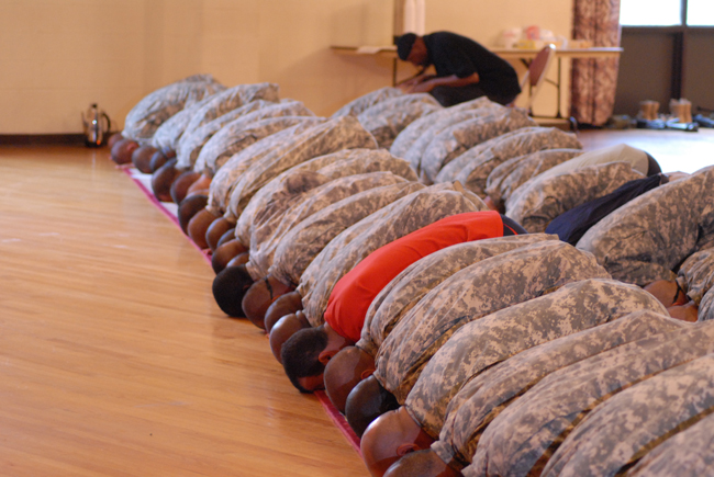 prayer-us-soldiers-ramadan[1]